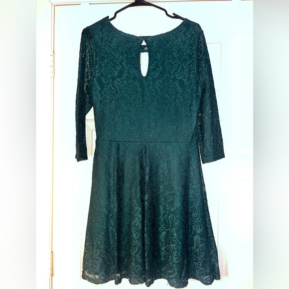 Green formal dress lace - Picture 1 of 3